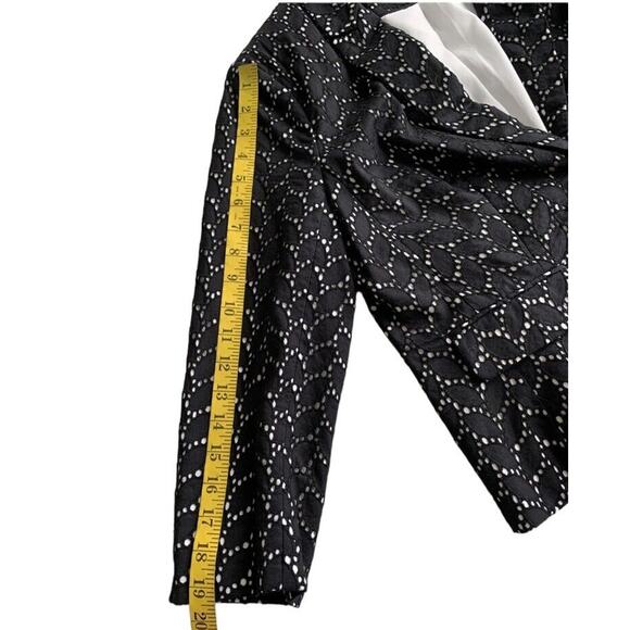 Vince Camuto Black Eyelet Cotton Blazer Jacket Size 10 Lined - Picture 6 of 9